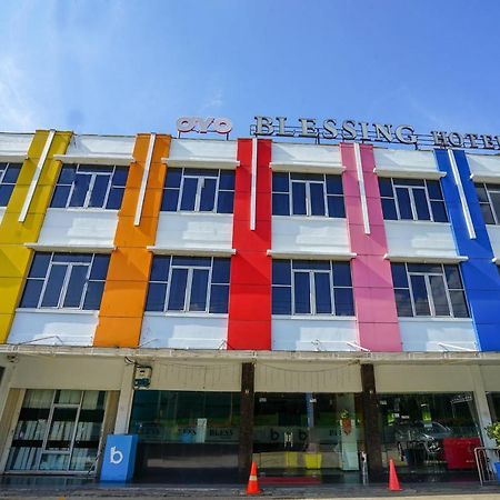 Oyo 575 Blessing Hotel Palembang Eksteriør bilde