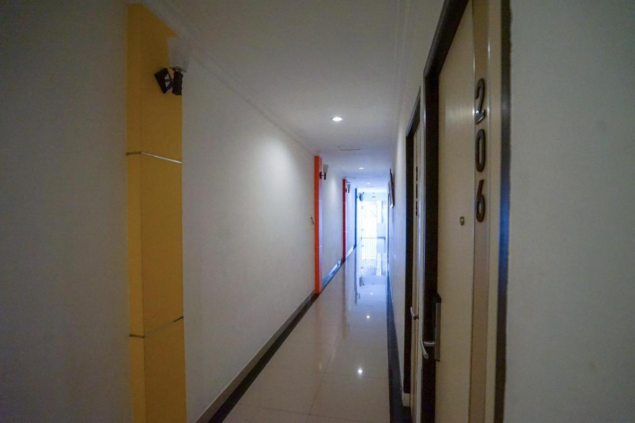 Oyo 575 Blessing Hotel Palembang Eksteriør bilde