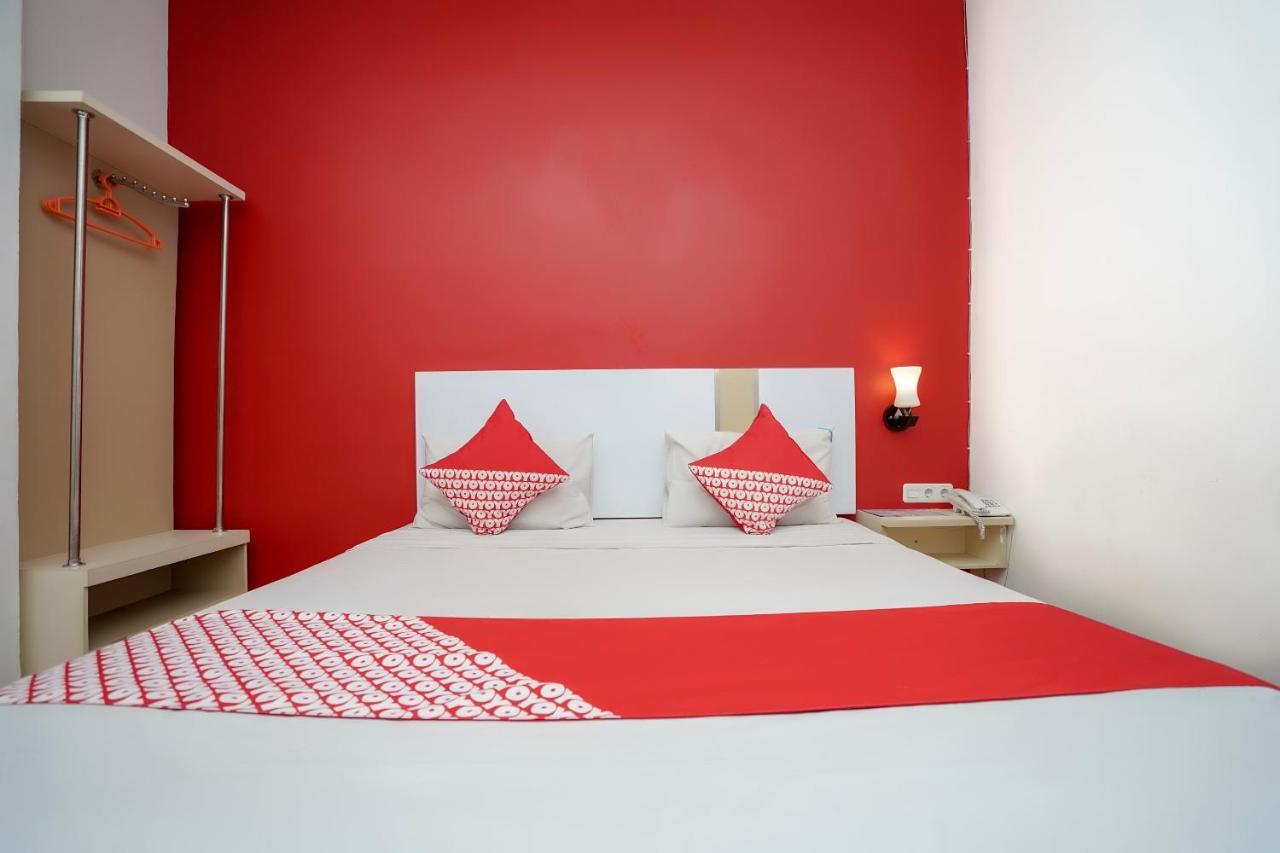 Oyo 575 Blessing Hotel Palembang Eksteriør bilde