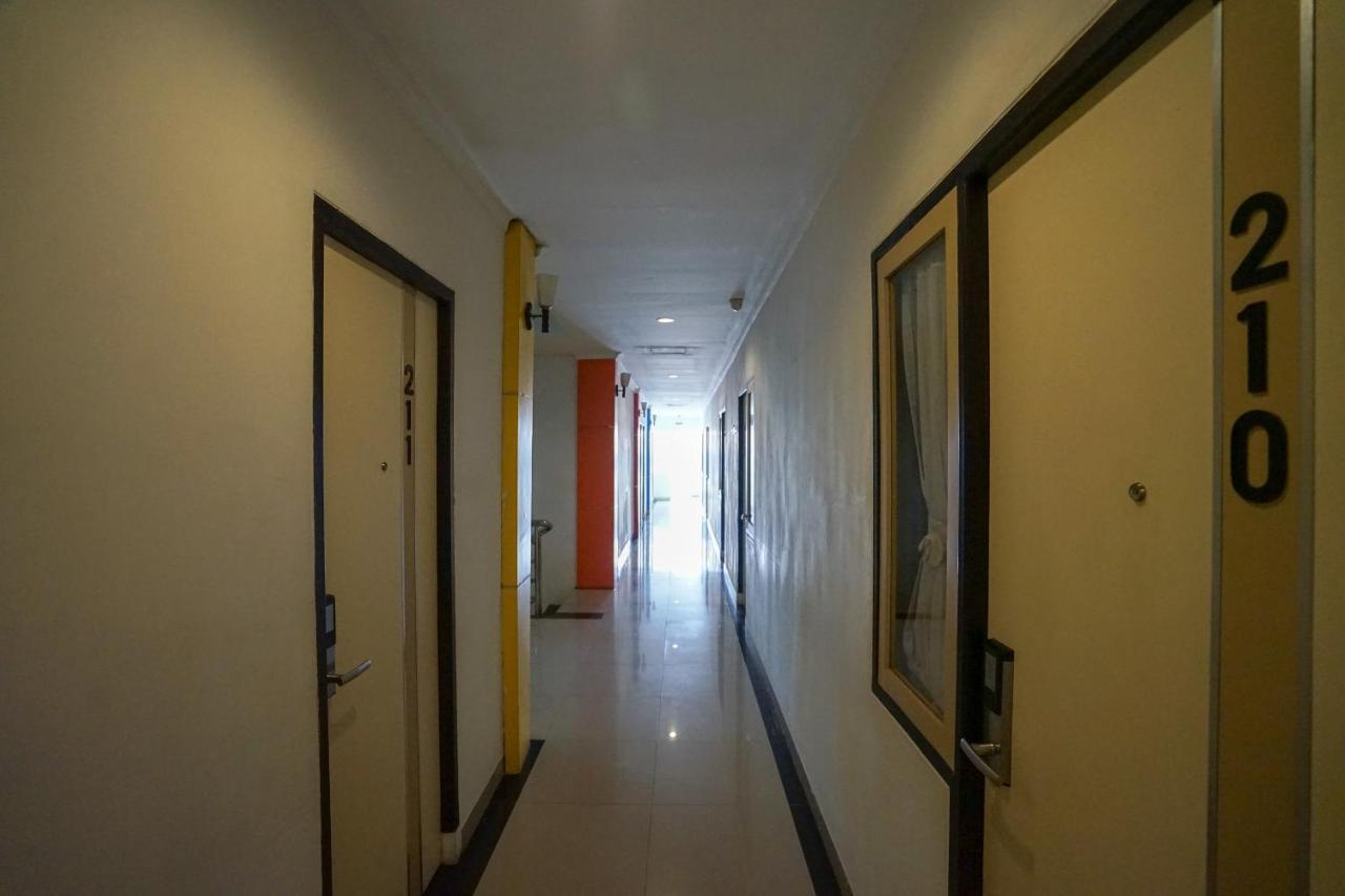 Oyo 575 Blessing Hotel Palembang Eksteriør bilde