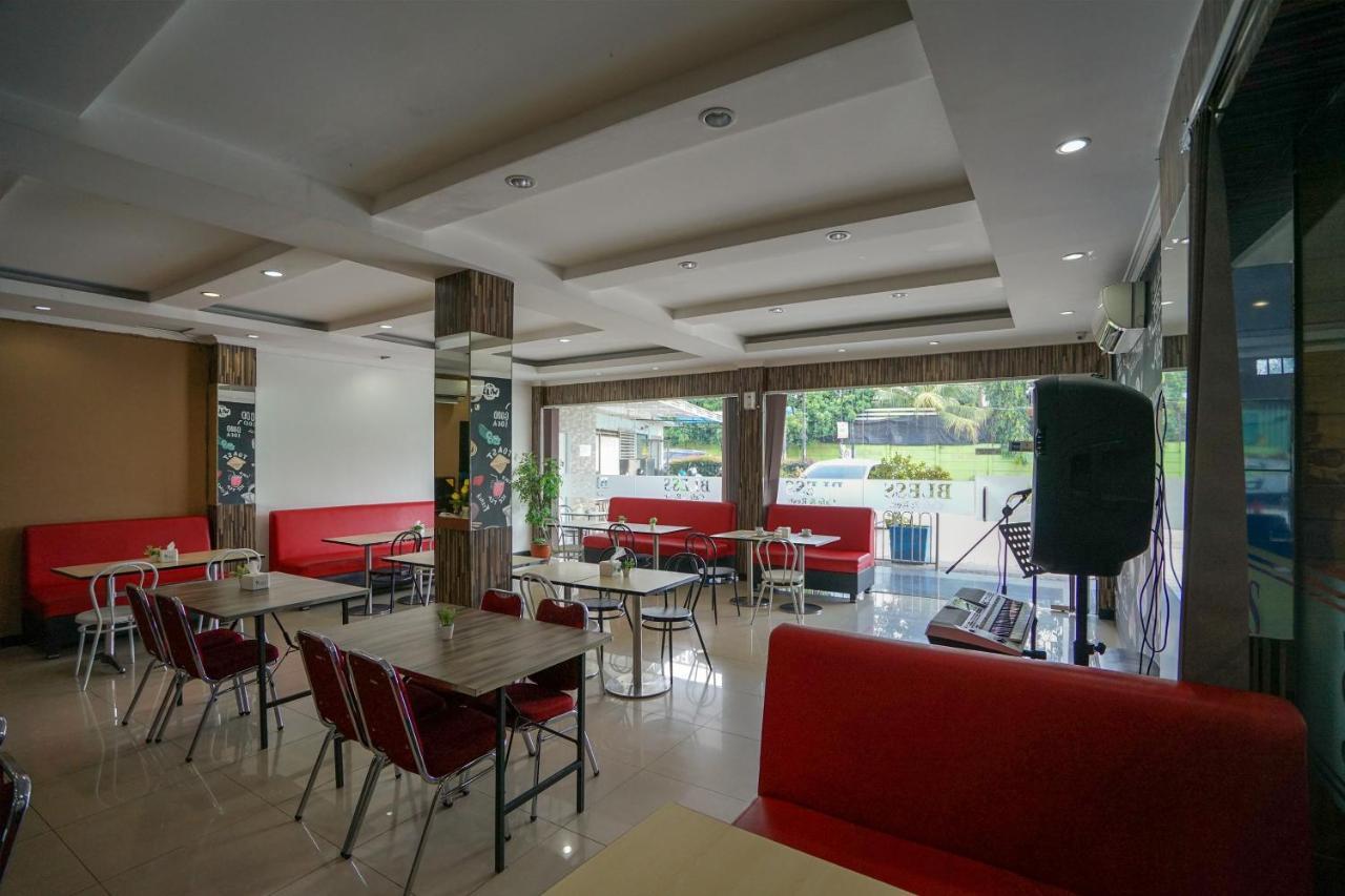 Oyo 575 Blessing Hotel Palembang Eksteriør bilde